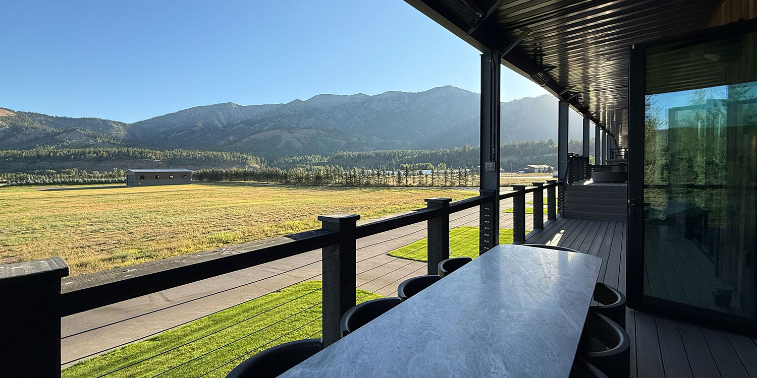 Alpine Airpark Hangar Home for Sale 209 Refugwe Parkway 25