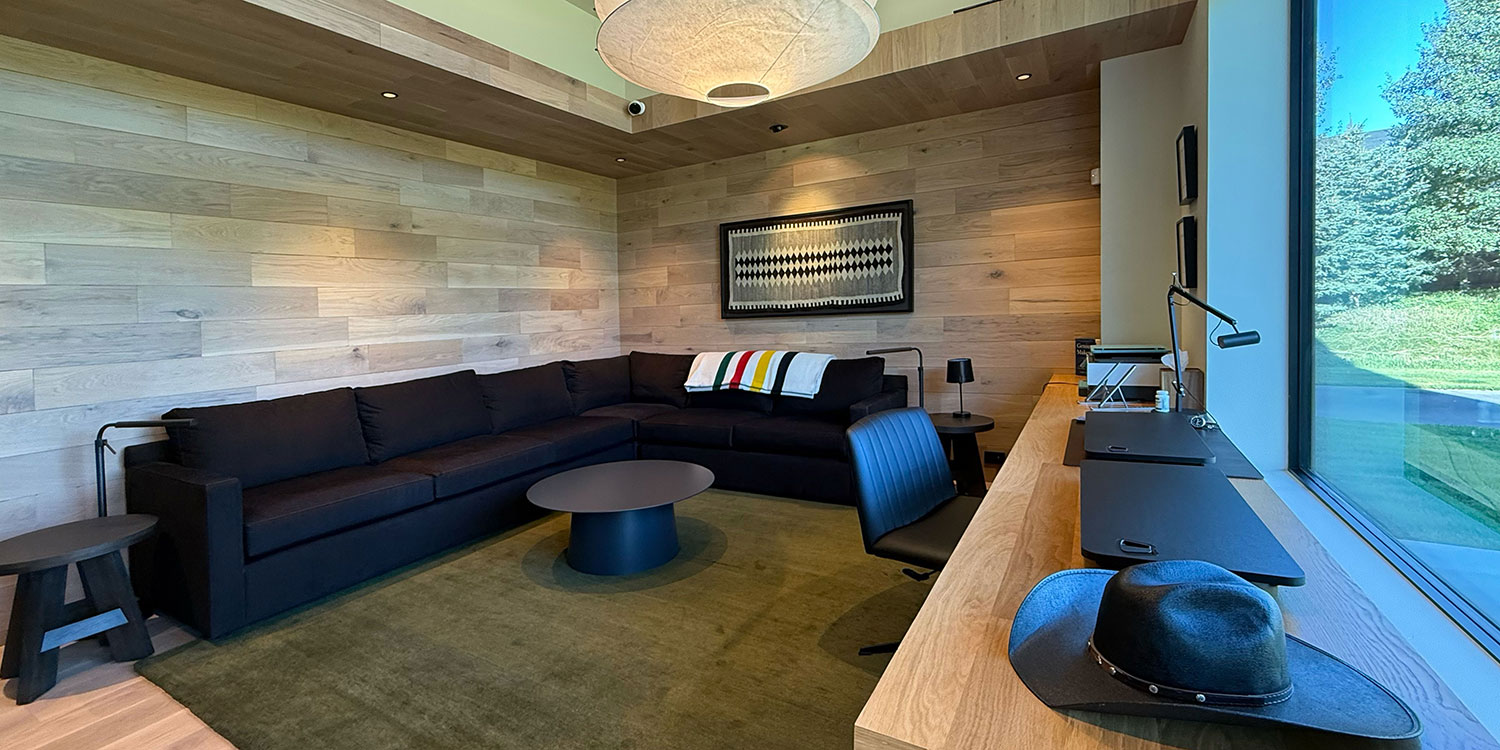 Alpine Airpark Hangar Home for Sale 209 Refugwe Parkway 25