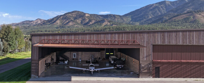 Alpine Airpark Hangar Home for Sale 209 Refugwe Parkway 25